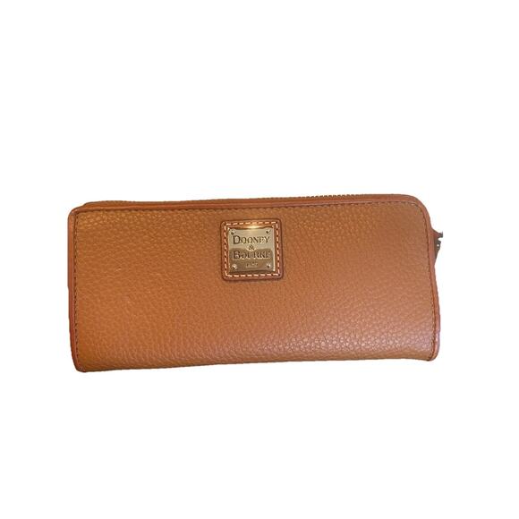 Dooney & Bourke Caramel Zipper Wallet Long New With Tag - Picture 1 of 6